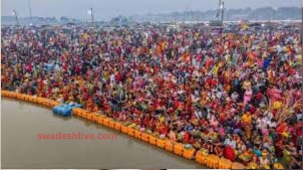 Flowers showered on devotees on Mahashivratri, the city echoed with the praises of Mahadev.