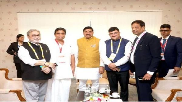 Chief Minister Dr. Yadav had one-to-one discussion with industrialists