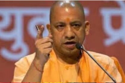 Yogi gave information about government schemes in the assembly