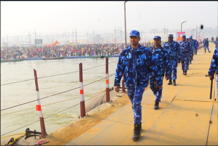 CRPF soldiers become strong guards for the security of devotees