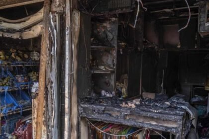 मुंबई में आधी रात को भयानक आग, जानिए कैसे बची 3 लोगों की जिंदगी!