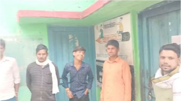 Teachers in Chhindwara are arbitrary and closed school without any leave