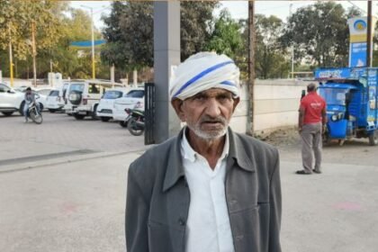 In Neemuch, instead of getting justice, an old farmer was punished and kept in custody for 6 hours