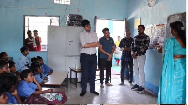Bijapur: Collector celebrated birthday in school, invited dinner with students