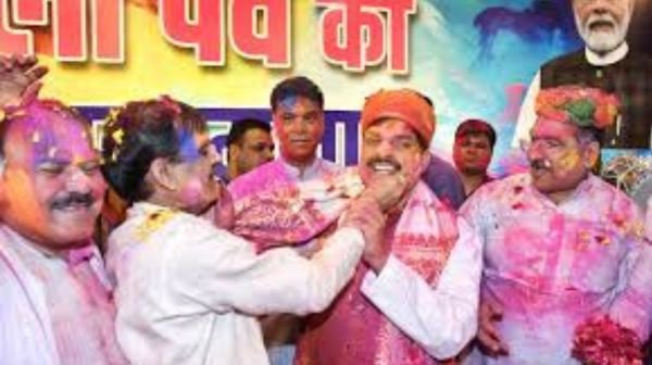 Holi 2025: Celebration of colors in Madhya Pradesh, CM Mohan Yadav played gulal