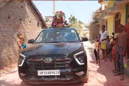 Every year the groom goes to his in-laws' house with the wedding procession, but returns without the bride?