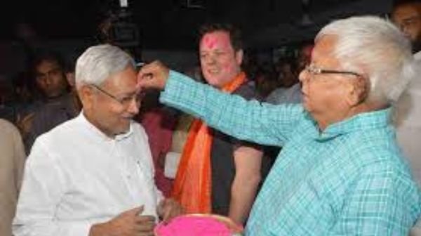 Bihar: Chief Minister Nitish Kumar wishes Holi