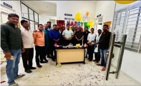 Panna: Inspector's birthday party, police personnel danced under the influence of alcohol.