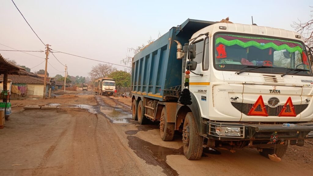 Villagers protest against illegal sand transportation in Bhanupratappur