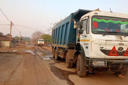 Villagers protest against illegal sand transportation in Bhanupratappur