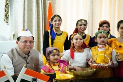 Chief Minister Dhami was colored in the color of PhulDei, celebrated folk festival with children!