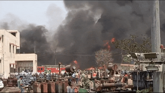 Raigarh: Huge fire in the regional storehouse of the electricity department, loss worth crores