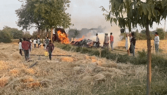 Dewas: A trolley full of harvested wheat crop suddenly caught fire
