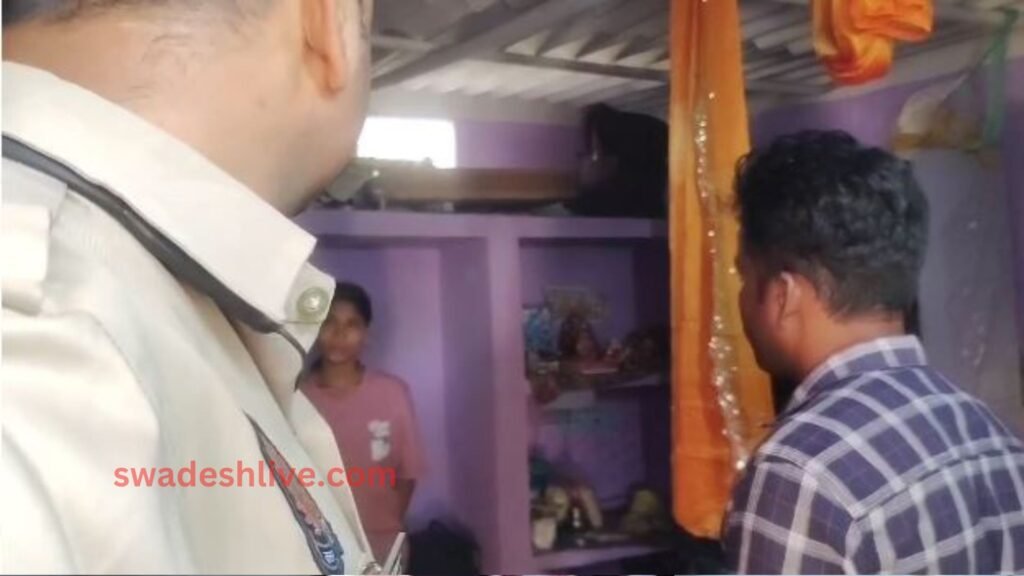 The body of the newly married woman was found hanging in the room; she had got married in a temple four days ago.