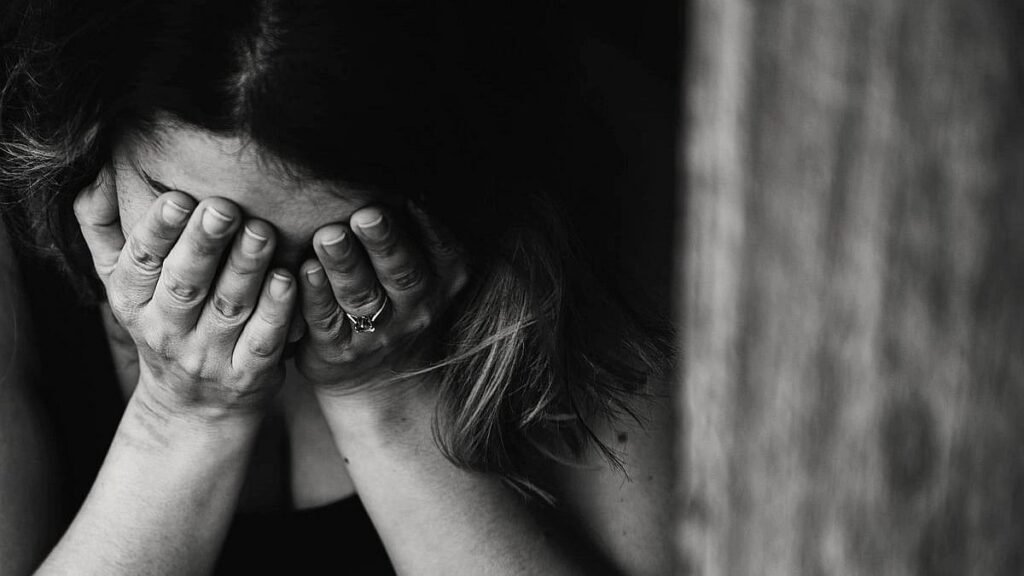 आरोपी अतुल भालसे, उसकी बहन चंचल भालसे और मां बसंती भालसे