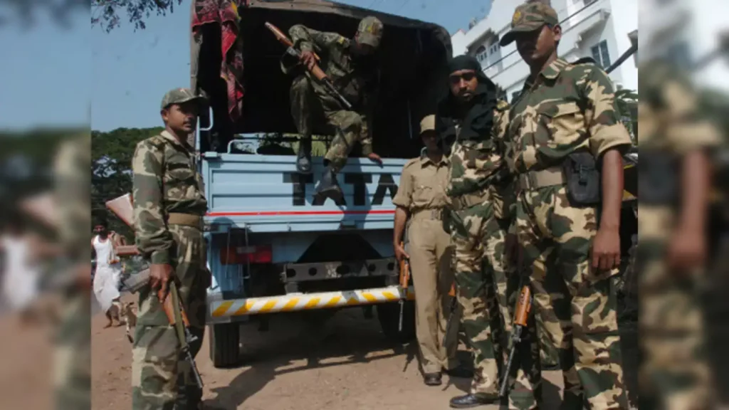 केंद्रीय रिजर्व पुलिस बल (सीआरपीएफ) और बम निरोधक दल (बीडीएस)