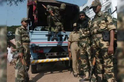 केंद्रीय रिजर्व पुलिस बल (सीआरपीएफ) और बम निरोधक दल (बीडीएस)