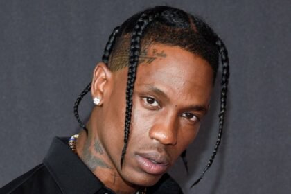 ट्रैविस स्कॉट bhind