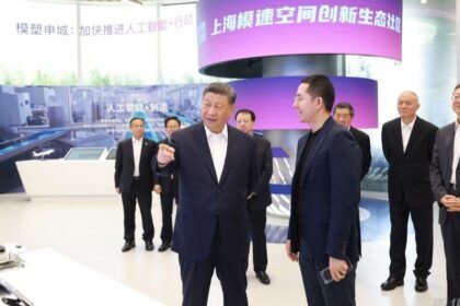 शी जिनपिंग के शंघाई AI इनोवेशन सेंटर दौरे