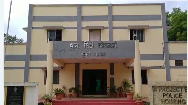 Mungeli: Accused of grabbing land and illegally collecting Rs 60 lakh absconding