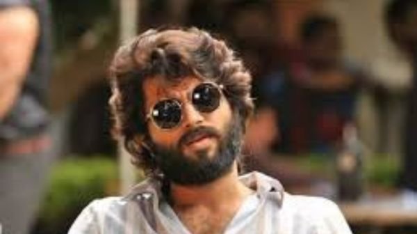 Vijay Deverakonda gets angry on Pakistan in pre-release event