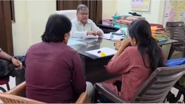 Kondagaon: Sakhi Center's center administrator accused of indecency and demanding money