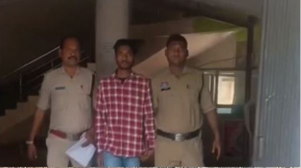 Balrampur: Tragic end to love affair, girl committed suicide after photos went viral