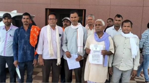 Farmers upset over not getting compensation, appeal to collector for justice