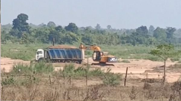 Terror of sand mafia continues in Gariaband, three chain mountain machines seized