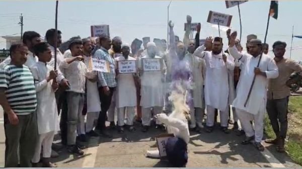 All India Action Committee burnt effigy against terrorism in Pilibhit