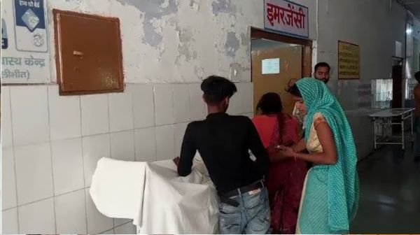 An old man died due to a bull attack in Kadhair Chaura village, causing chaos among his family members