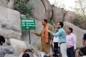 State Health Minister Shyam Bihari Jaiswal inaugurated the Gondwana Marine Fossils Park