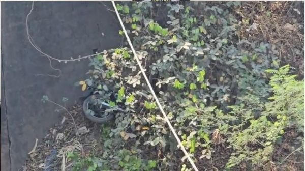 Korba: Mini truck hits bike riders in Kusmunda