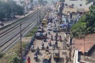 Korba: In the drive to improve traffic system, traffic police took action against vehicles parked in no parking areas