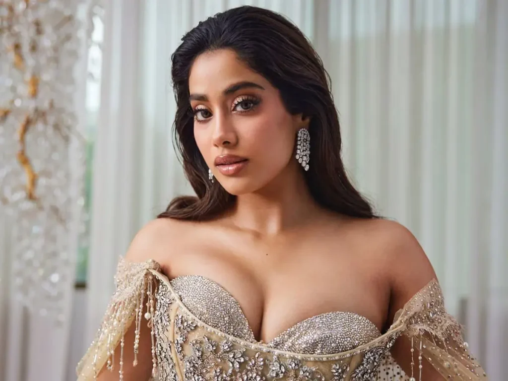 Janhvi Kapoor in hindi