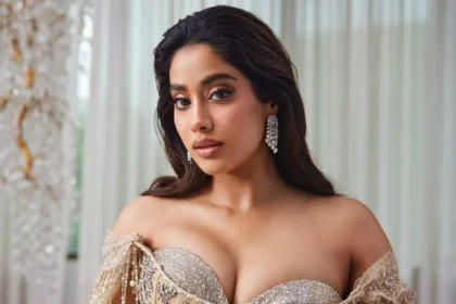 Janhvi Kapoor in hindi