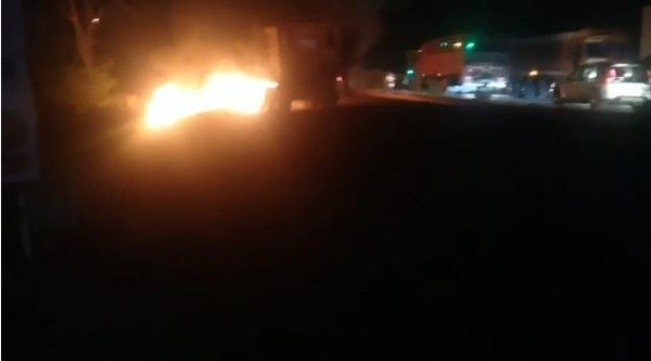 Horrible road accident in Agra: Fire broke out after collision between two trucks