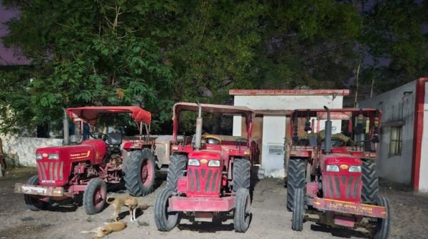 Champa police took strict action against high speed tractors, 8 vehicles seized