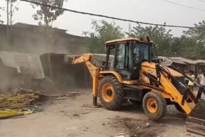 Bulldozer runs on illegal encroachment in Ambedkar Nagar