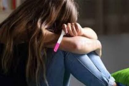 A 17-year-old minor gave birth to a child in Morena District Hospital