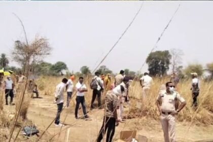 Balod Breaking: Dead body of a youth found buried in the sand of the river