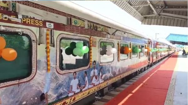 The second train of Chief Minister's Tirtha Darshan Yojana left from Ambikapur