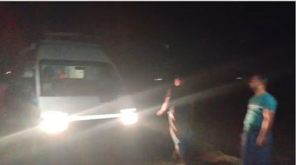 Godda: Two bike riders seriously injured after being hit by a Hiva