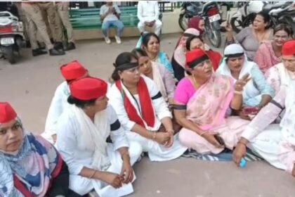 FIR lodged against SP women leaders for protesting and sloganeering outside Raj Bhavan