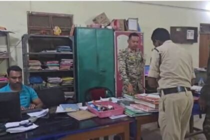 Ambikapur: Theft in policeman's house, thief disappears with AK-47 and cartridges