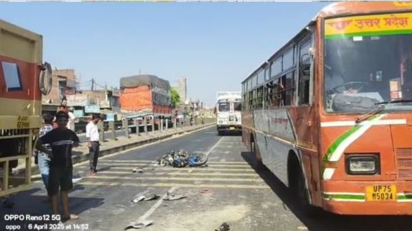 Tragic road accident in Kanpur countryside, bike rider dies after being hit by a truck