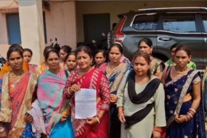 Anganwadi assistants raised their voice in Bemetara, submitted a memorandum