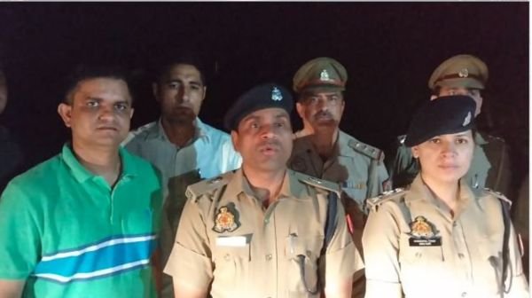 Encounter in Firozabad: 25 thousand bounty criminal Bhura injured