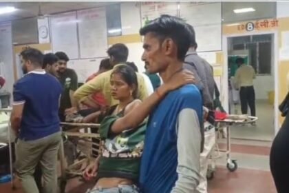 Major accident in Jalaun: Tractor-trolley full of devotees overturned