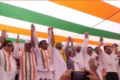 Raipur: Congress gheraoes CM house in protest against rape of an innocent girl from Durg